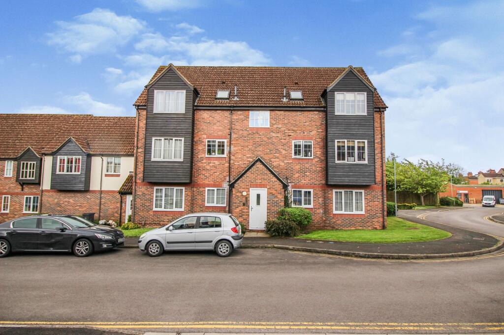 Main image of property: Dewell Mews, Swindon, SN3