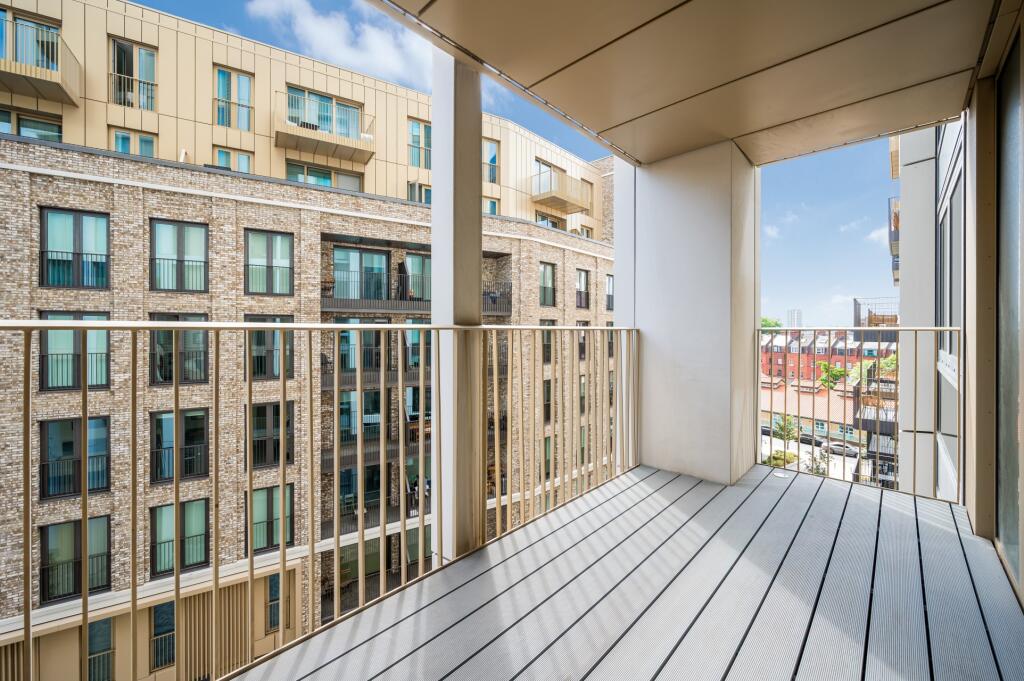 Main image of property: Bouchon Point, London, E1