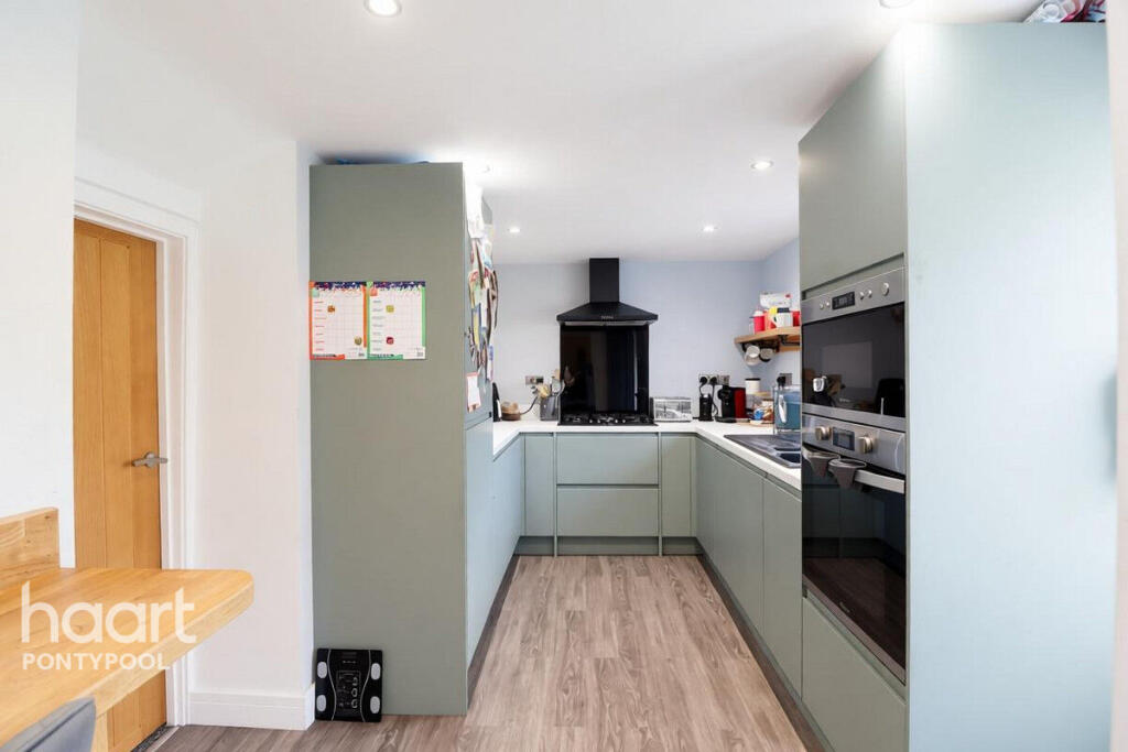 House in Newport - View 5