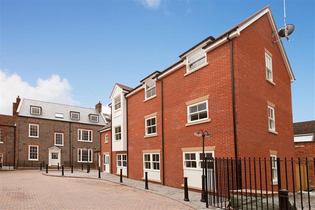 Main image of property: London Street, Reading, RG1