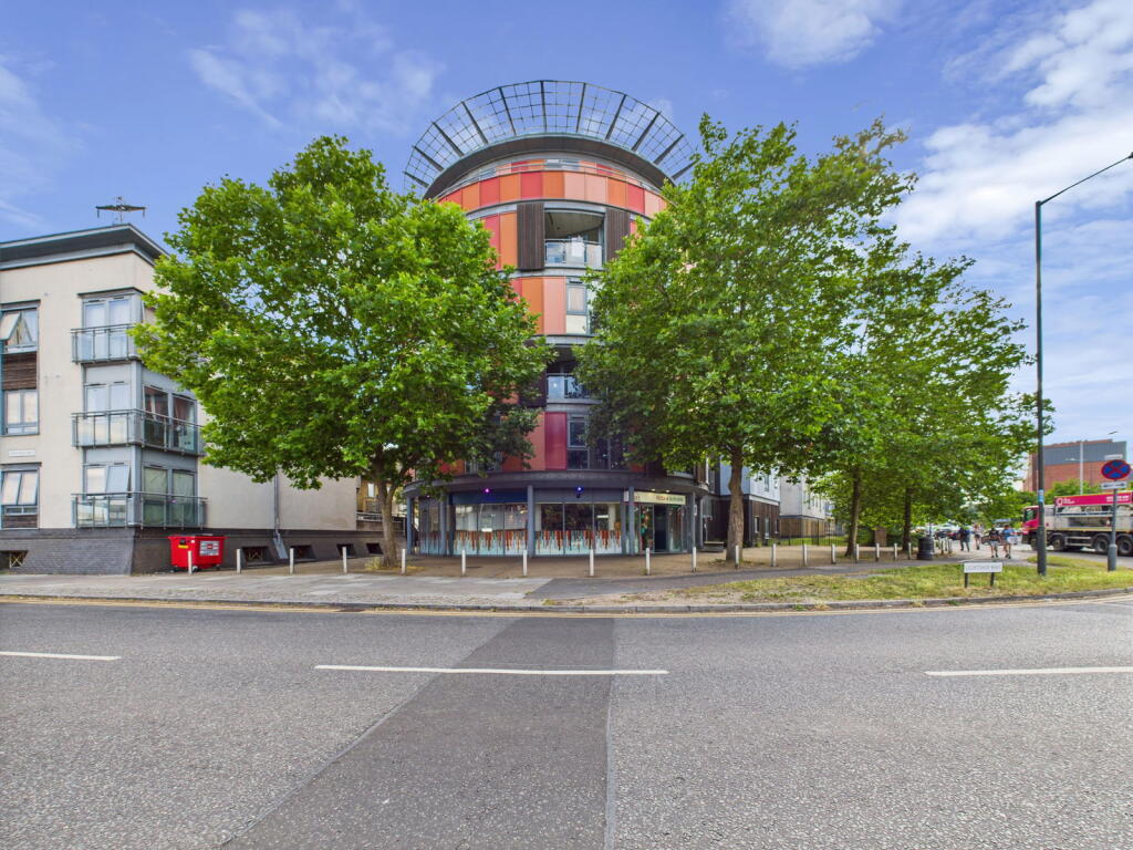 Main image of property: Quayside Drive, Colchester, CO2 8GT