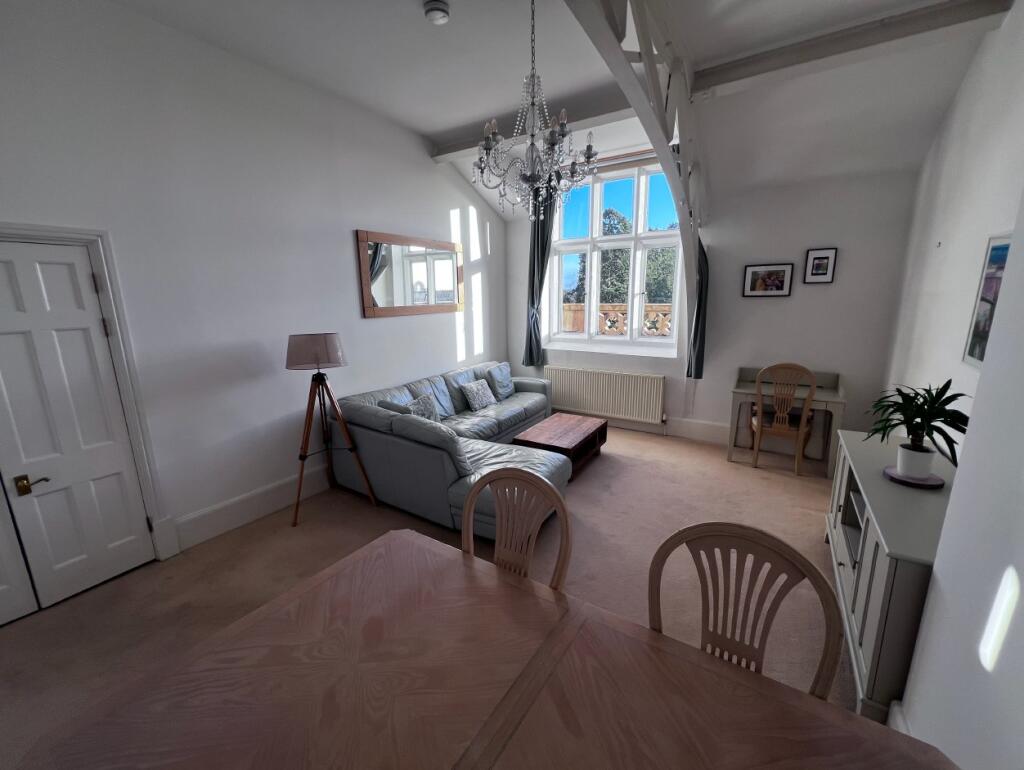 Apartment in Redhill - View 3