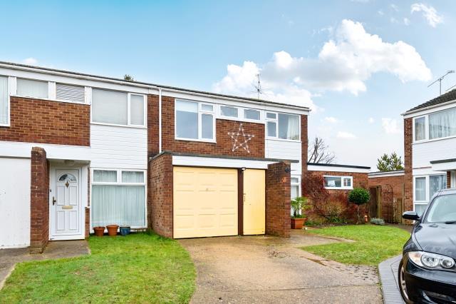 3-bed terraced on Warren Rise, Frimley, Camberley, £425,000