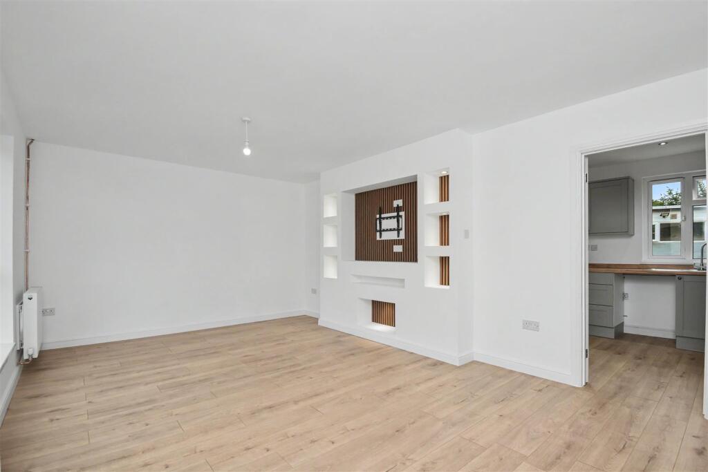 House in Corby - View 5