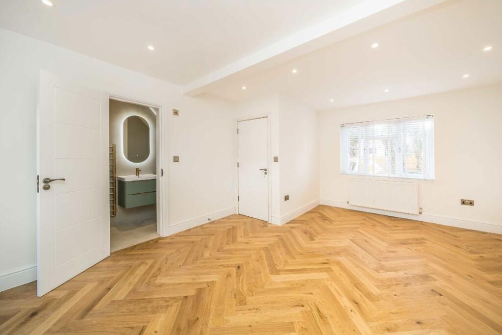 House in London - View 3