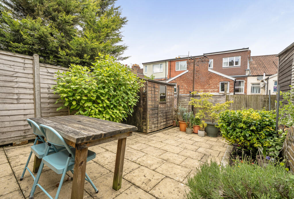 House in Bristol, Bedminster - More
