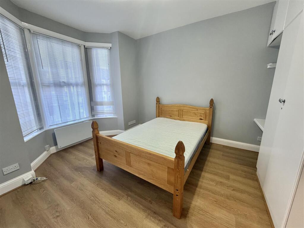 House in London, Hornsey Park, Harringay - More