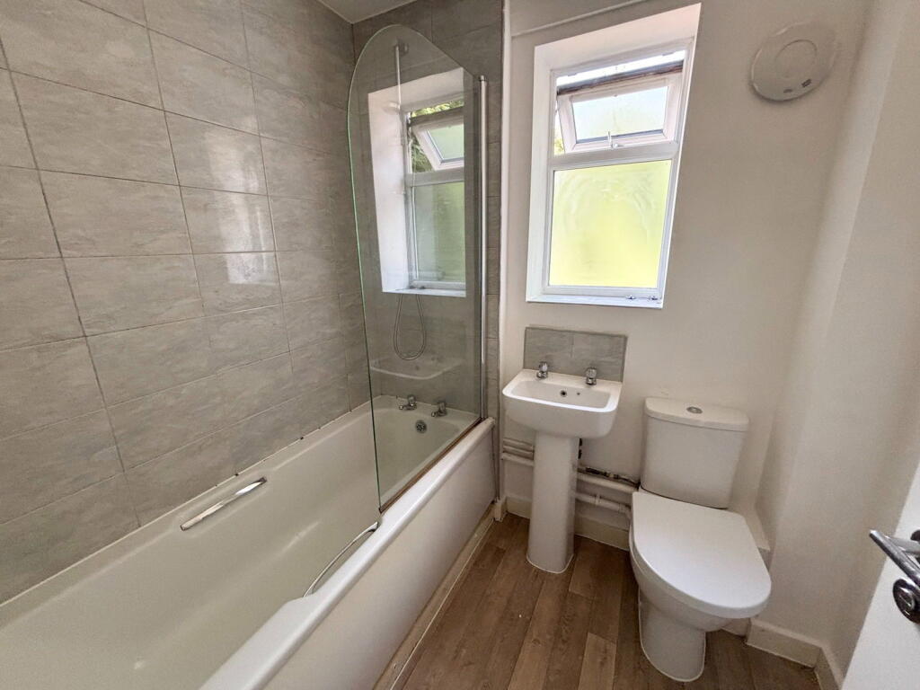 Flat 8, Shirley Court, 574, College Road, Birmingham, B44 0HU - Widok 5