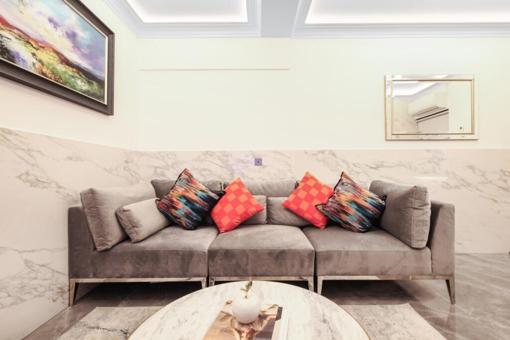 Apartment in London, City of Westminster - View 3