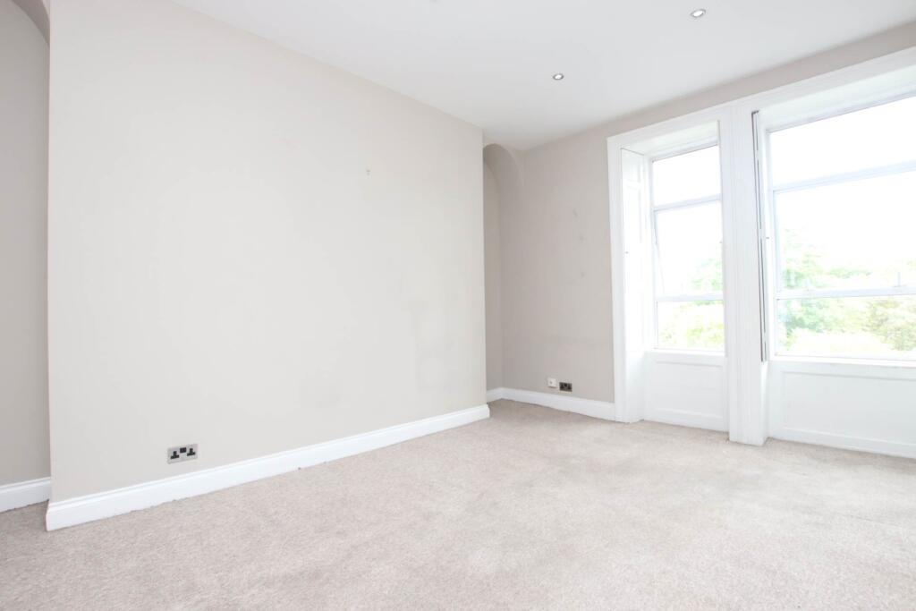 Apartment in Bath, Walcot - More