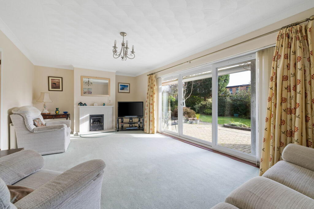 Oxford Drive, Bognor Regis, PO21 5QT photo 3