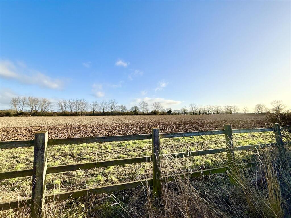 Grove Road, Repps with Bastwick NR29 5JL photo 4