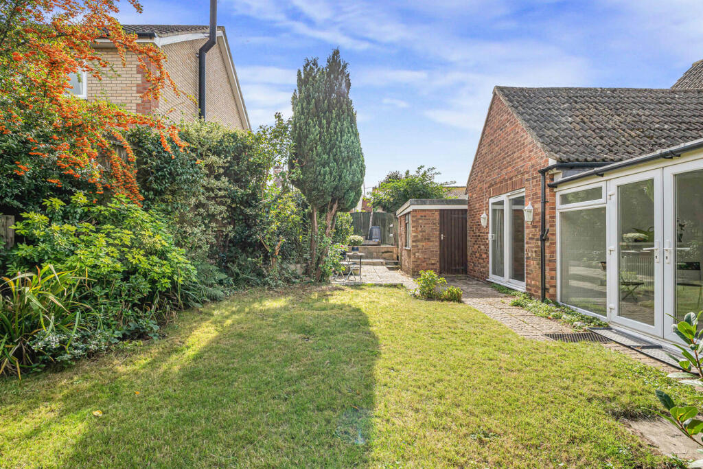Moulton Road, Cheveley photo 4