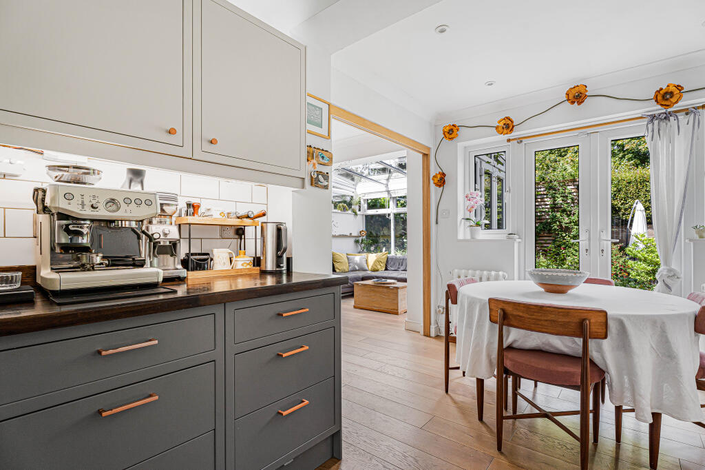 House in Harpenden, Wood End - View 5