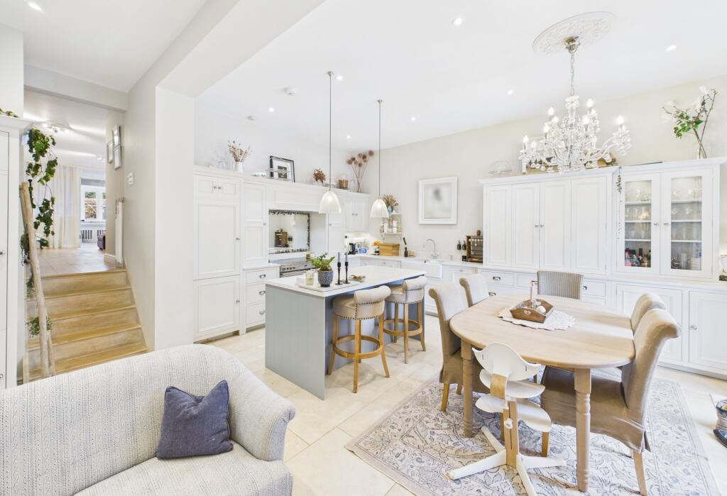 Worcester Road, Chipping Norton - View 6