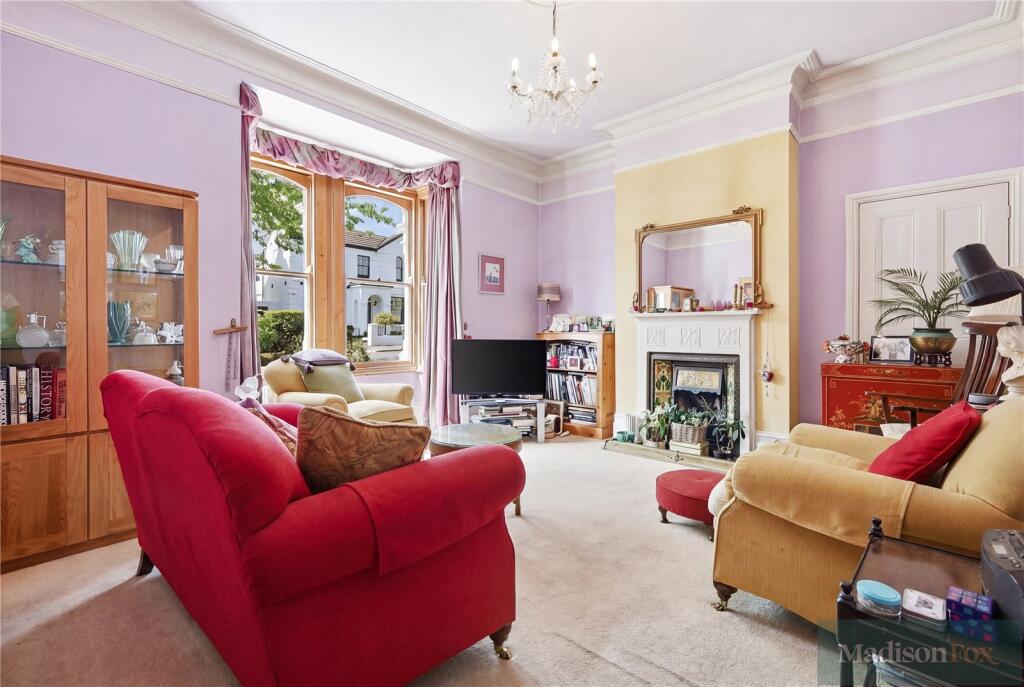 House in Epping Forest, Loughton - View 2