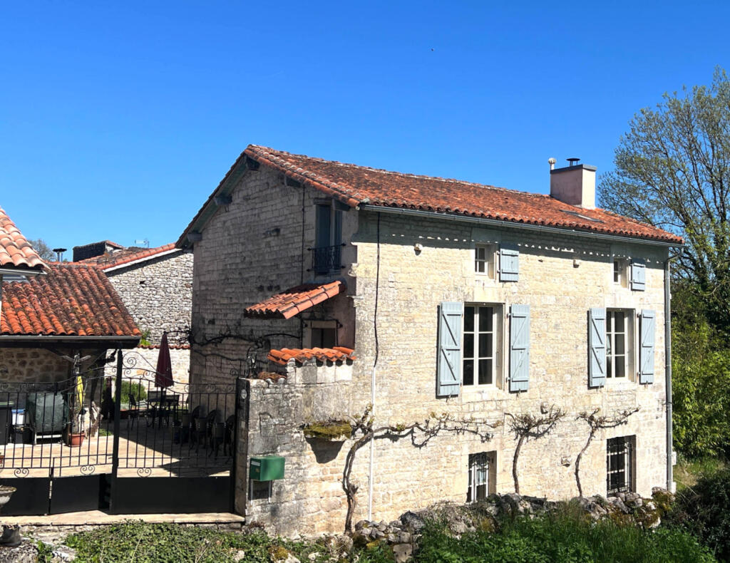 Main image of property: Poitou-Charentes, Charente, Fontenille