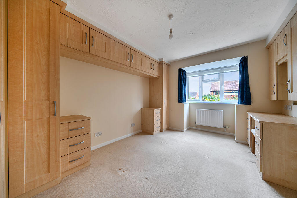 House in Milton Keynes, Far Bletchley, West Bletchley - View 4