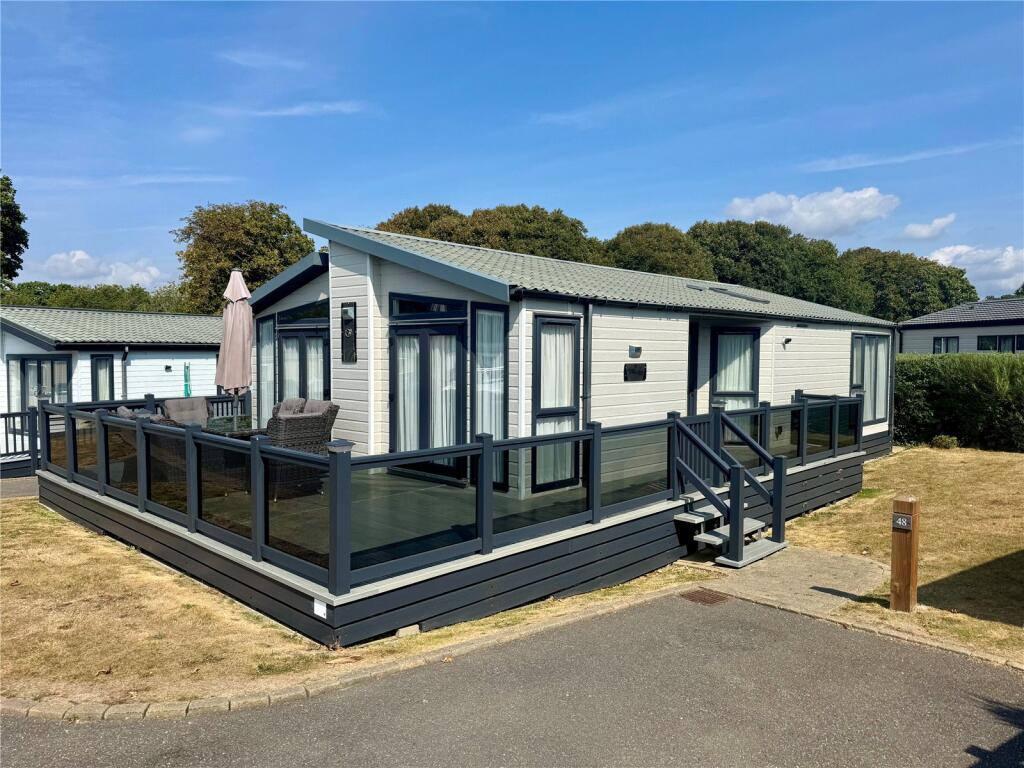 2-bed caravan on Chewton Meadow, Naish Estate, Barton On Sea, Hampshire, BH25, £125,000