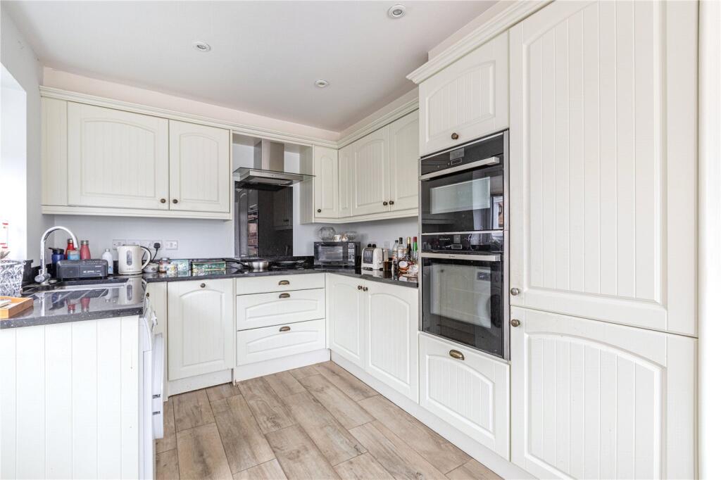 Acacia Close, Woodham, Addlestone, Surrey, KT15 photo 2