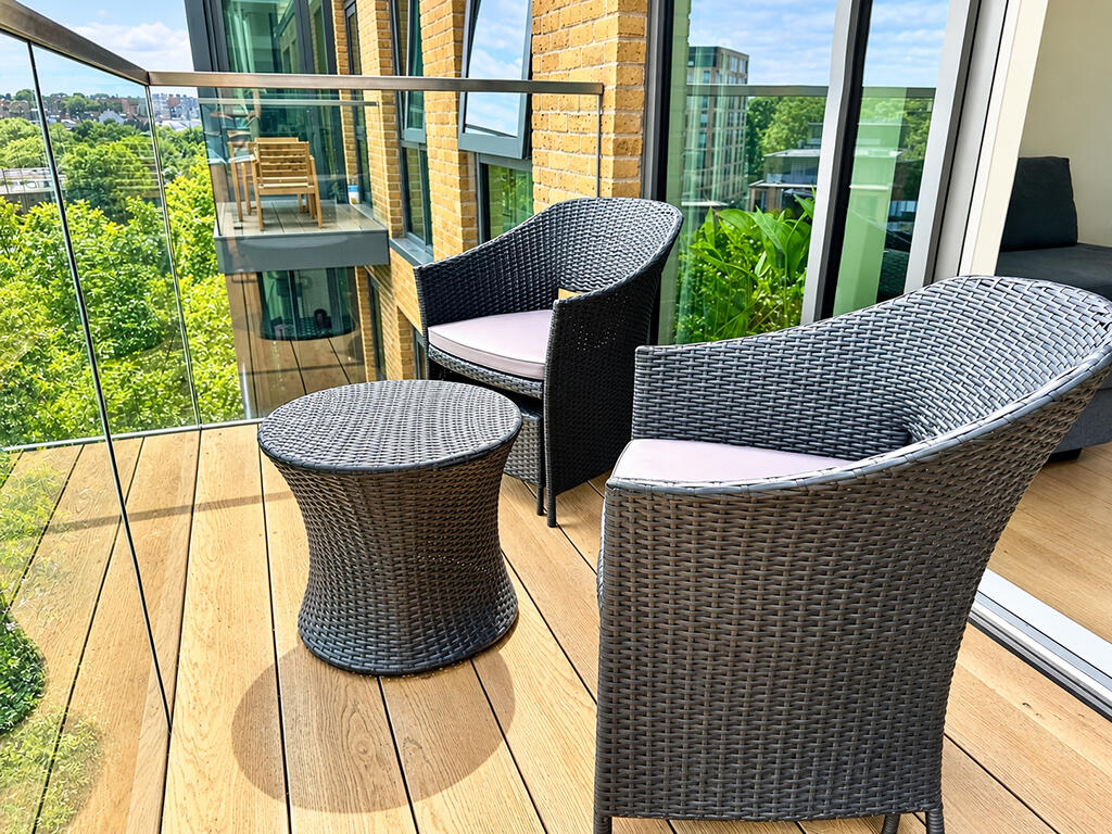 Apartment in London, Battersea Reach, Wandsworth - More