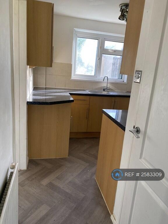 House in Paignton, Foxhole - View 4