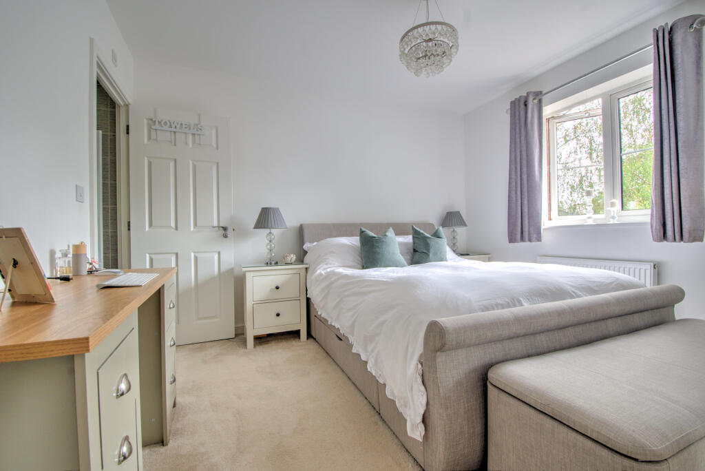 House in Eastleigh, Fair Oak and Horton Heath - View 4
