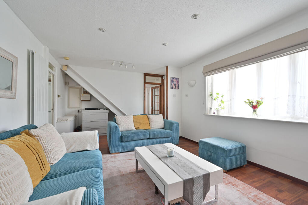 Ilkley Road, Bushey, South Oxhey, WD19 photo 4