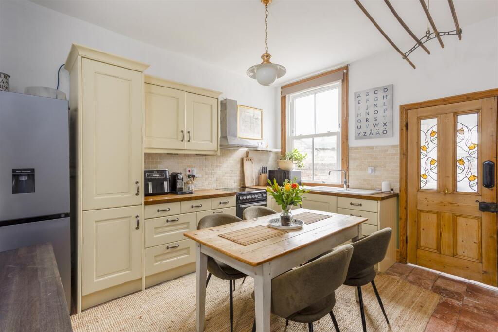 37, Long Street, Easingwold, York photo 2
