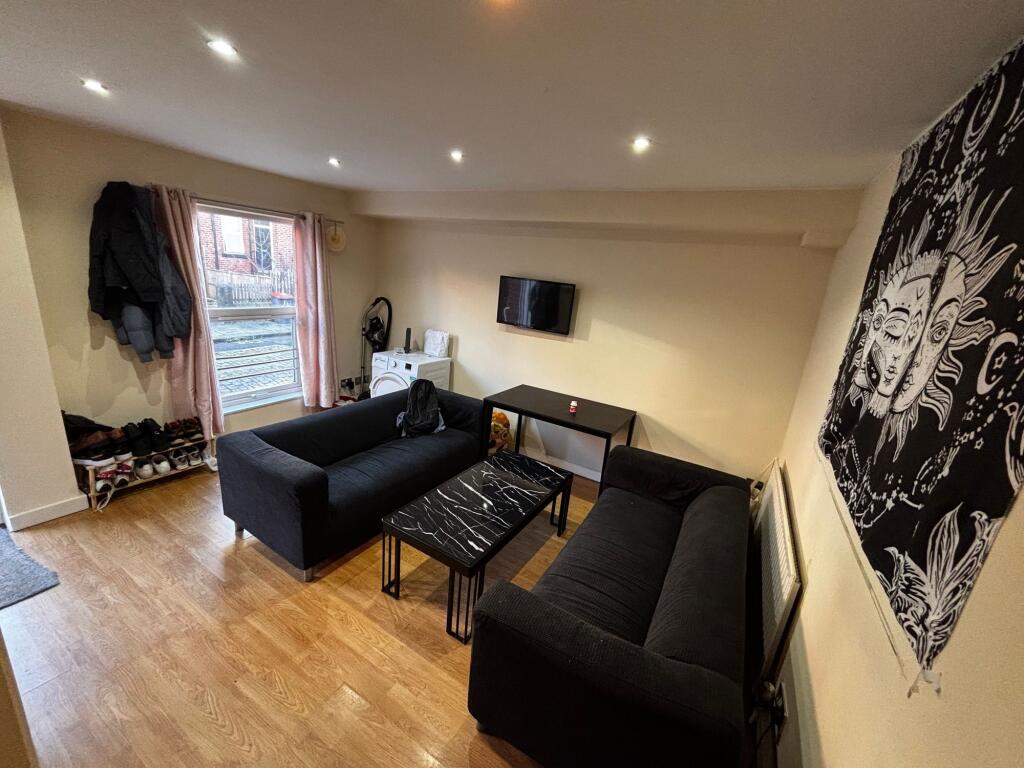 Main image of property: Granby Terrace, Leeds, LS6