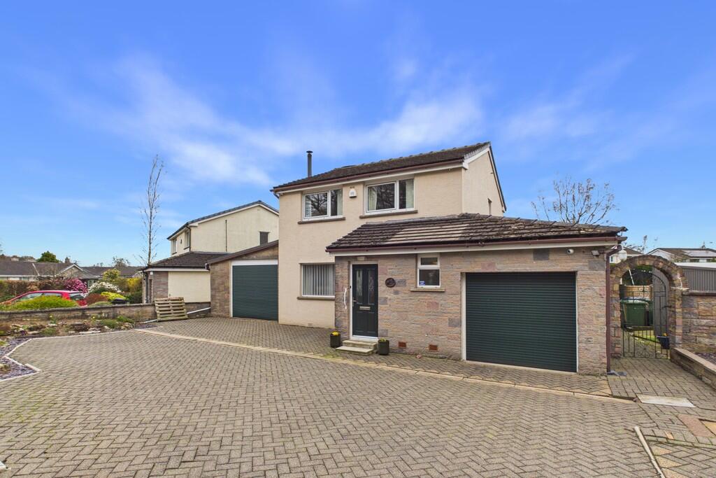 Main image of property: 27 Sedbergh Drive, Kendal, Cumbria LA9 6BJ