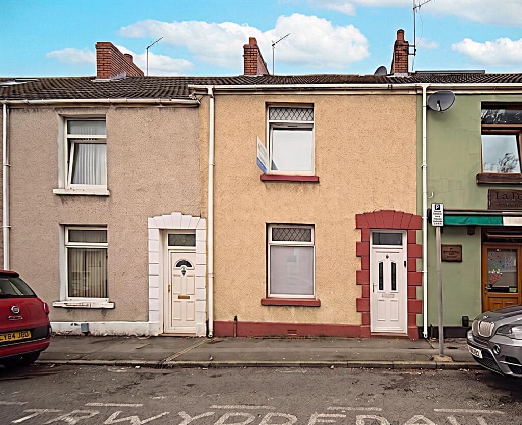 3-bed terraced on Duke Street, Swansea, SA1, £140,000