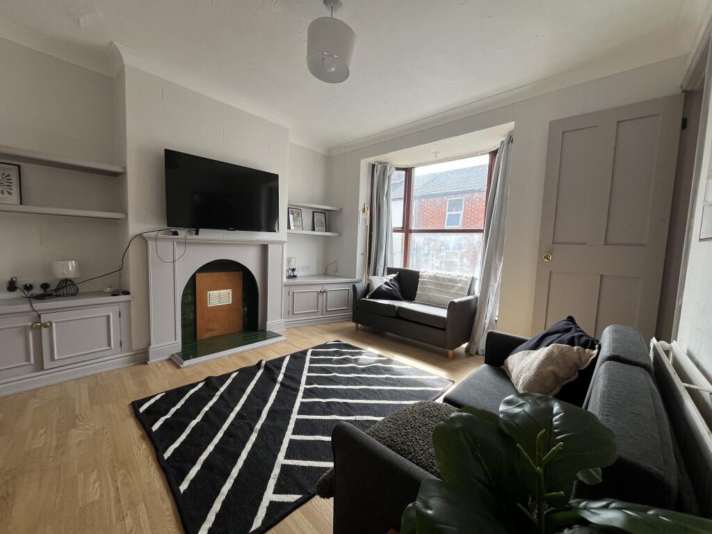 Main image of property: West End // 4 Bedroom // Student House // Aug 2026