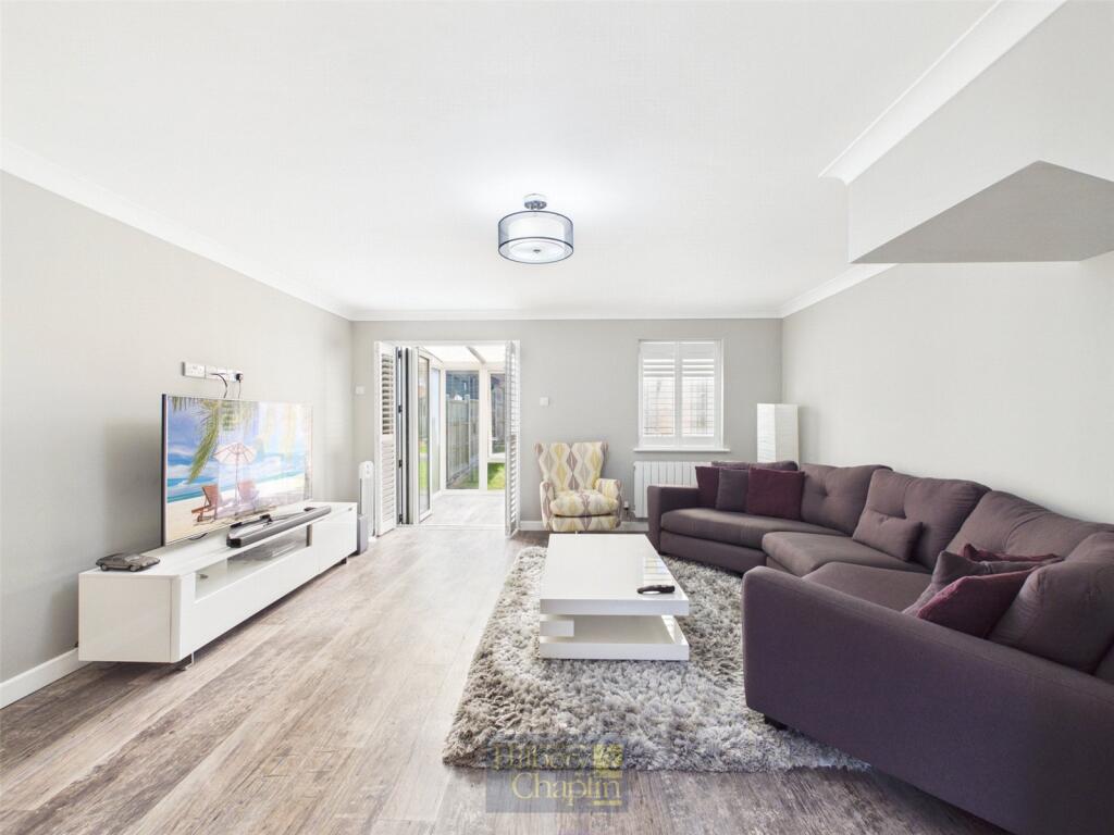 Flint Close, Langdon Hills, Basildon, Essex, SS16 photo 4