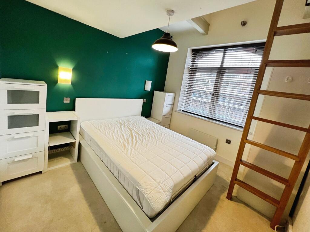 Apartment in Leeds - More