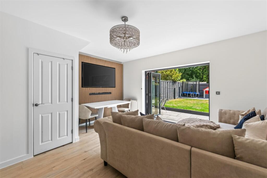 House in Crawley, Forge Wood - View 5