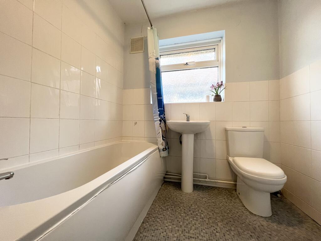 Apartment in Canterbury - View 5