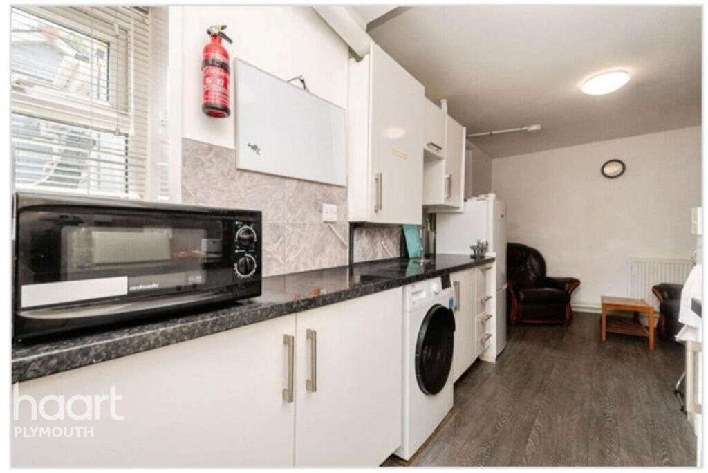 Apartment in Plymouth - More