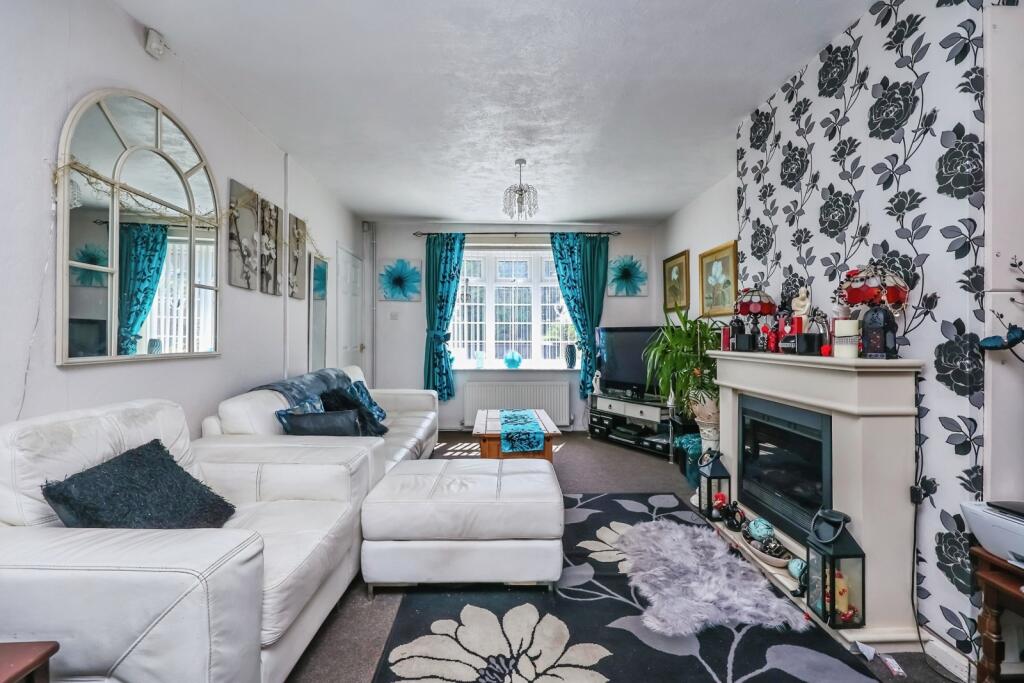 House in Nottingham, Clifton - View 3