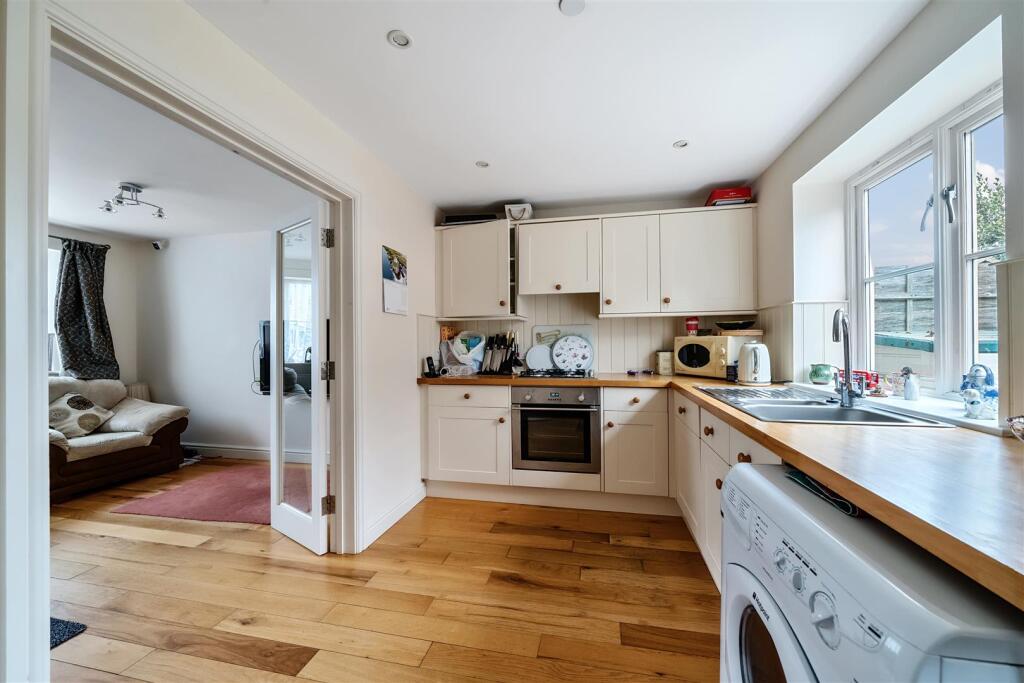 44, South Mill Lane, Bridport photo 3