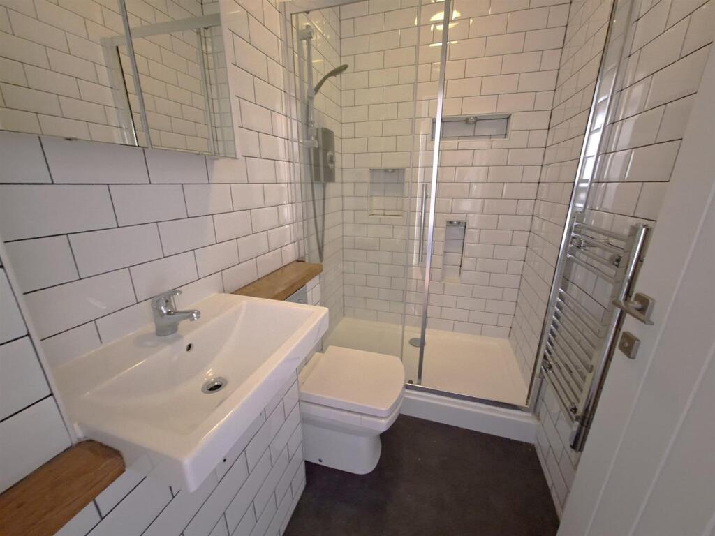 Apartment in Northampton - View 3