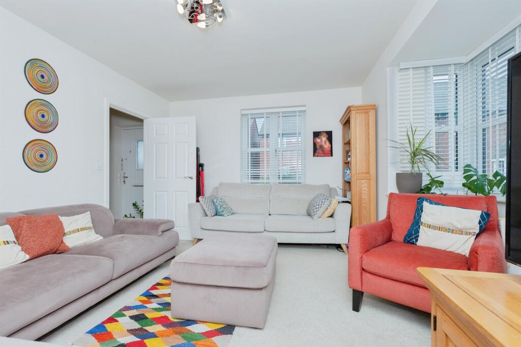 Tollgate Close, Oadby, Leicester photo 3