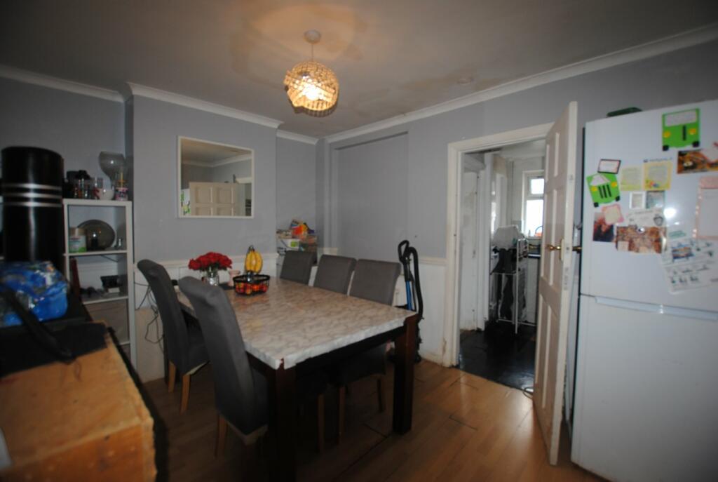 Parchmore Road, Thornton Heath, Surrey, CR7 photo 3