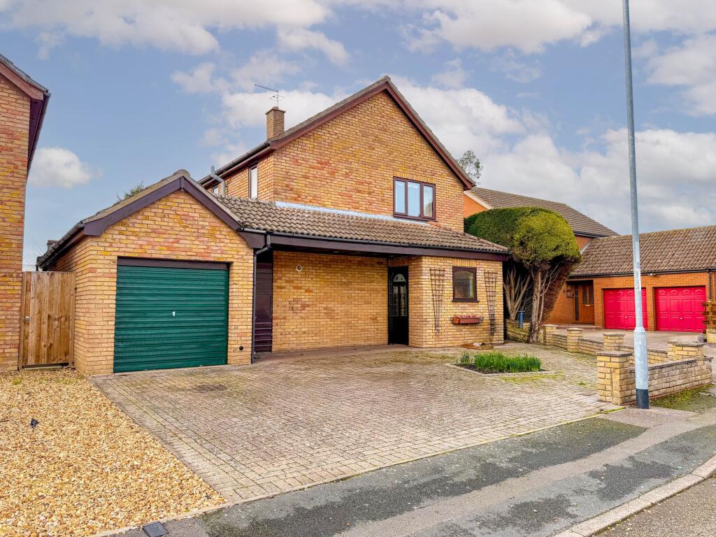 3-bed detached on Greenwood Close, Ramsey, PE26, £325,000