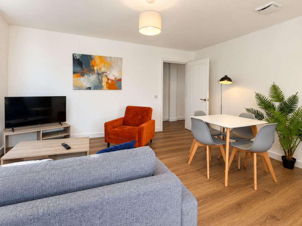 Apartment in Swindon, Lakeside, South Swindon - View 4