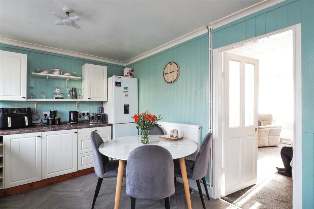 House in Nottingham, Clifton - View 5