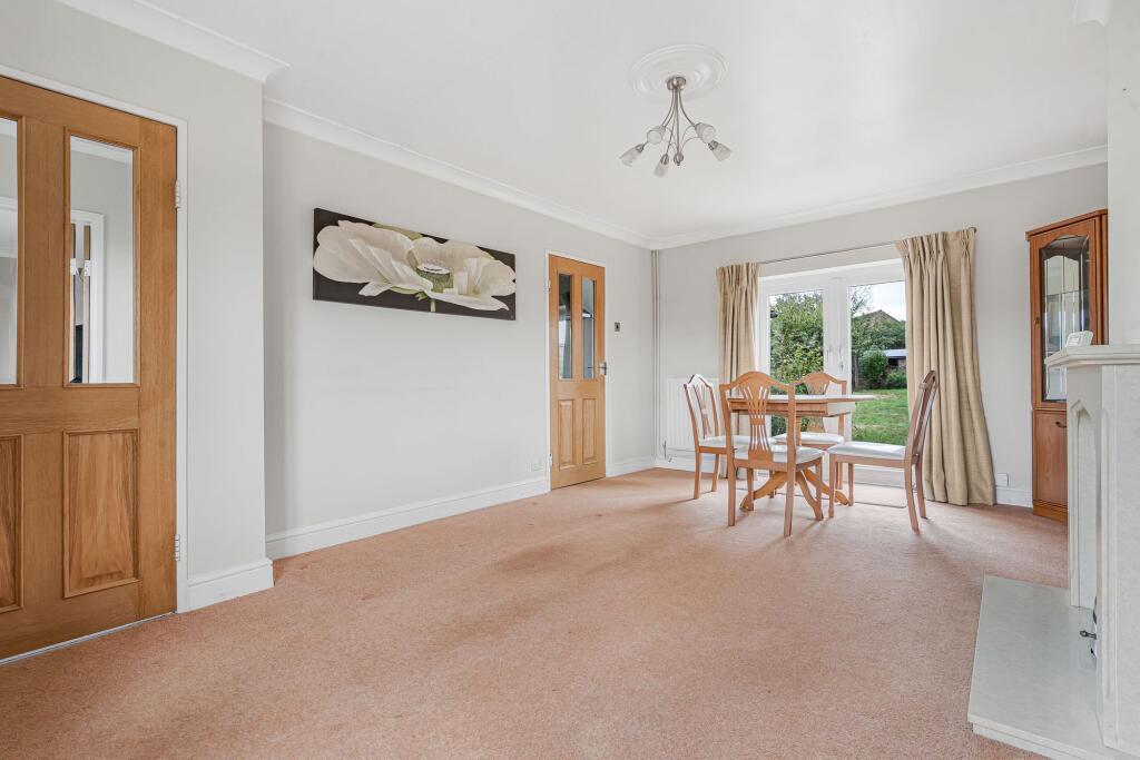 House in Huntingdonshire, Alconbury - More