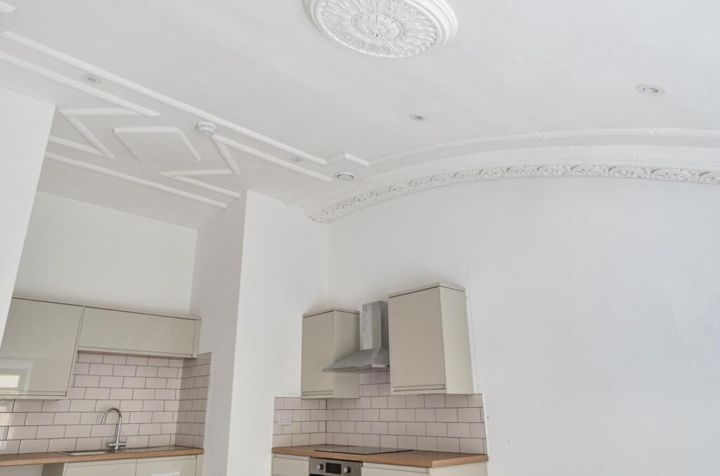 Apartment in Sherborne, Dorset - View 5