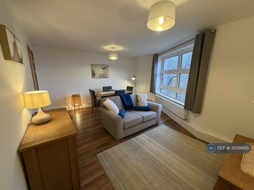 Apartment in London - View 3