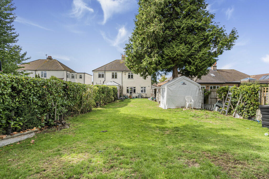 Homefield Road, Coulsdon, CR5 photo 2